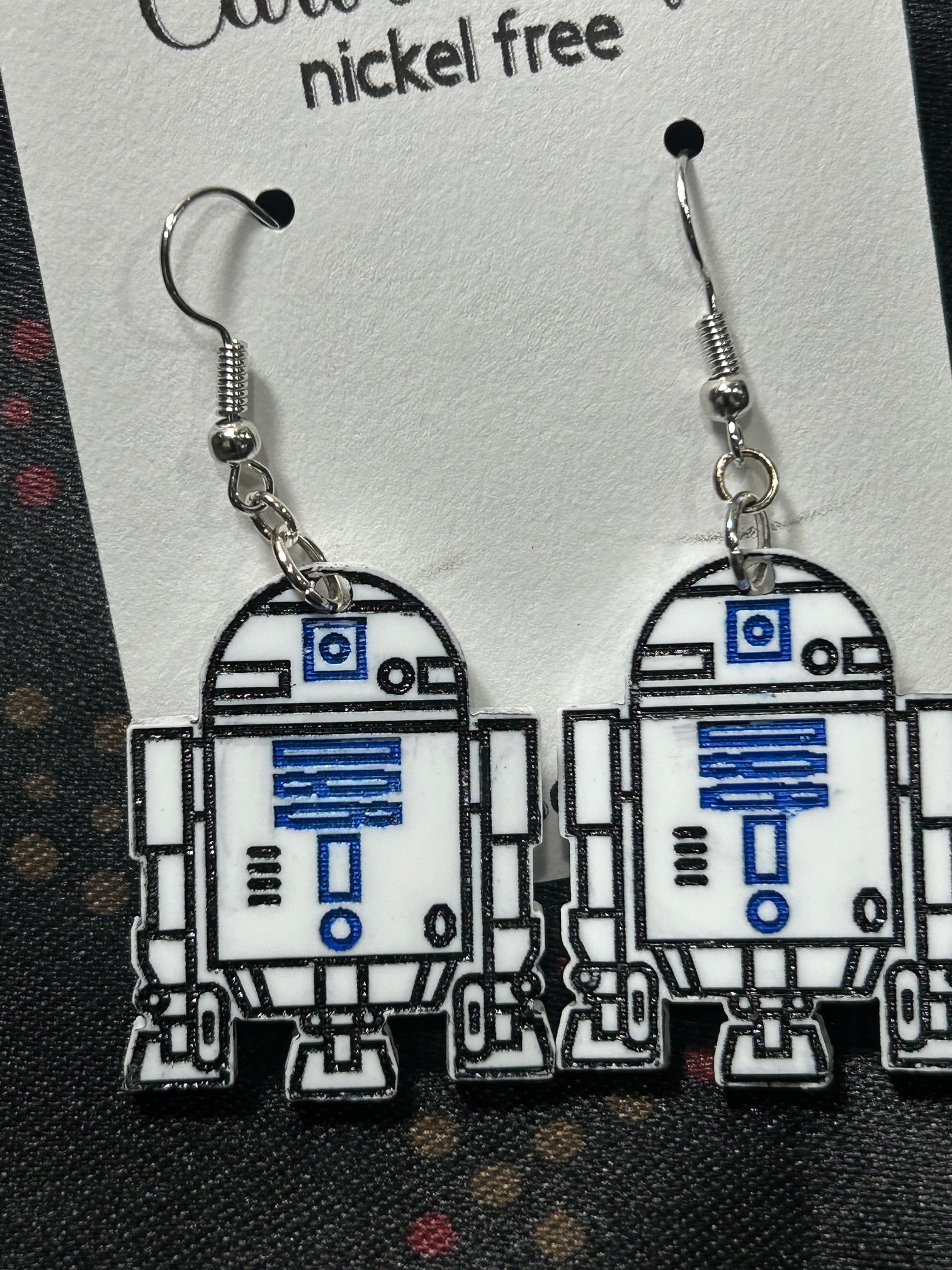 R2D2 dangles